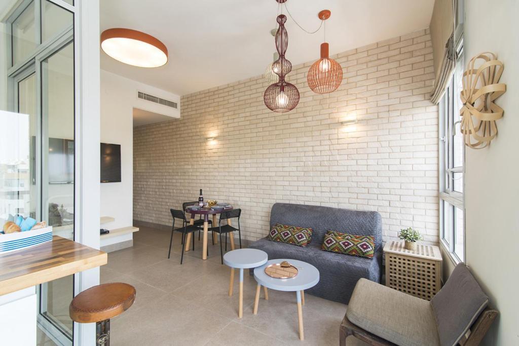 Beautiful Apartment In Tel Aviv Exterior photo